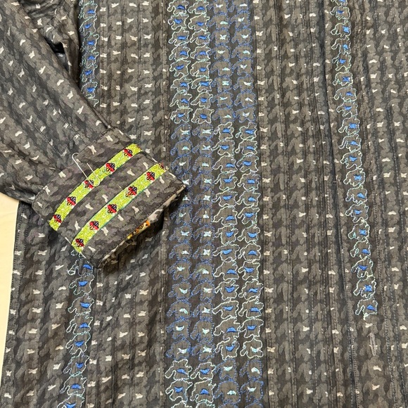 Robert Graham Limited edition button up - Picture 3 of 10